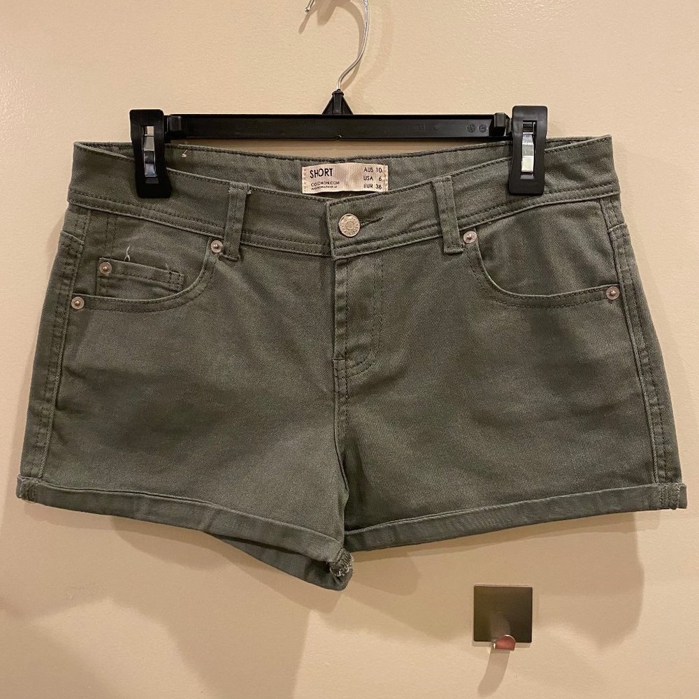 Cotton On Olive Green Rolled-Up Shorts Size 6